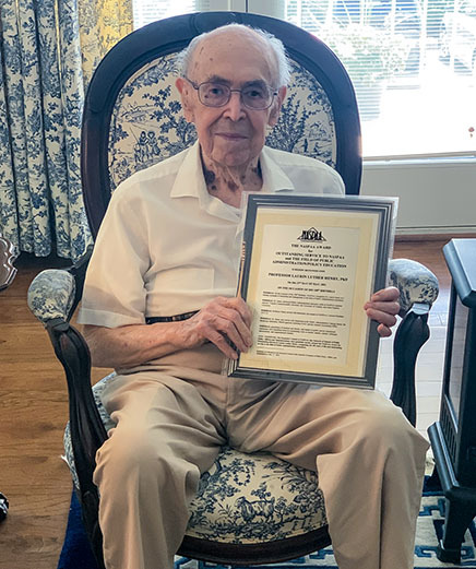 Laurin Henry profile headshot