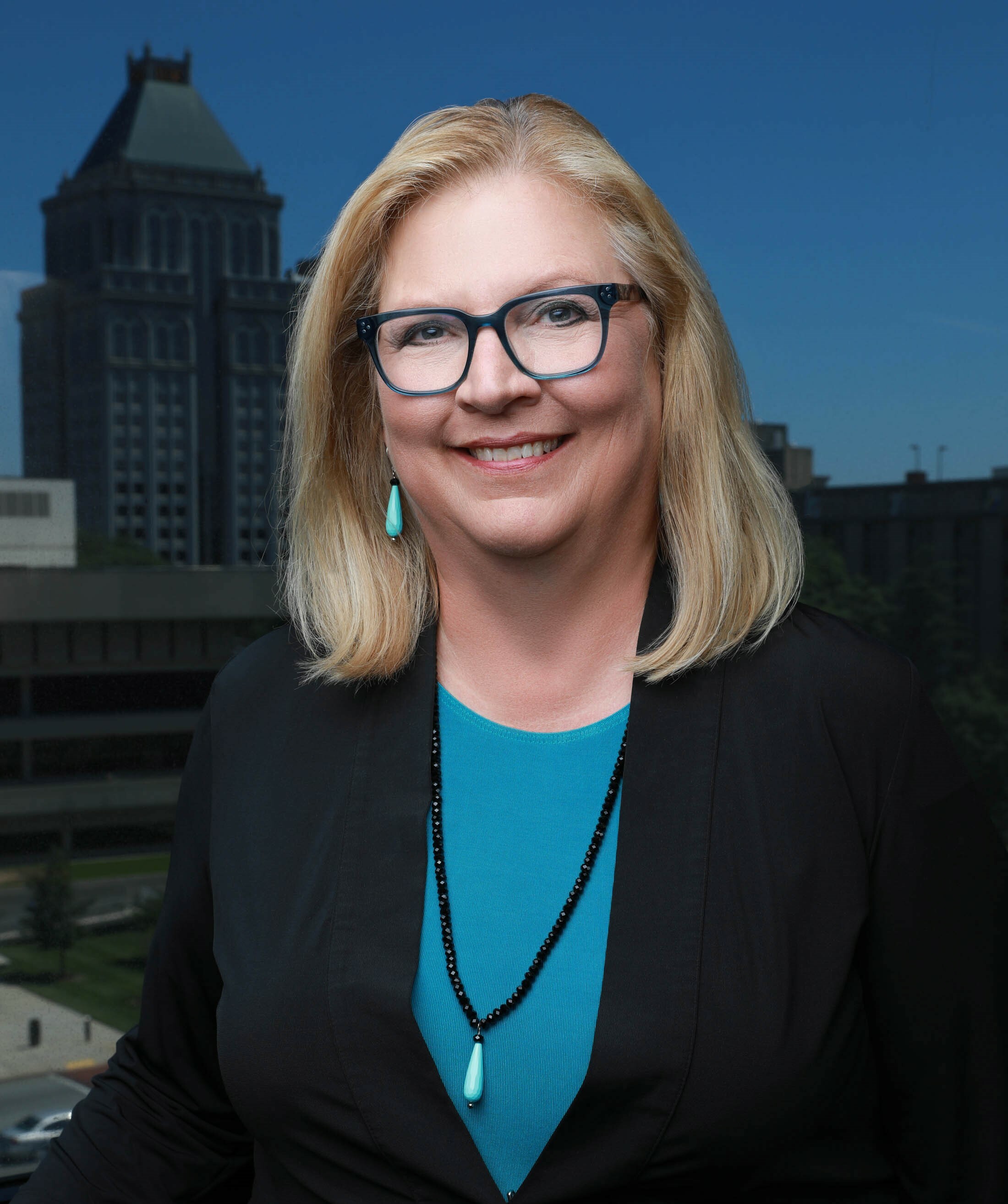 Sue Schwartz profile headshot