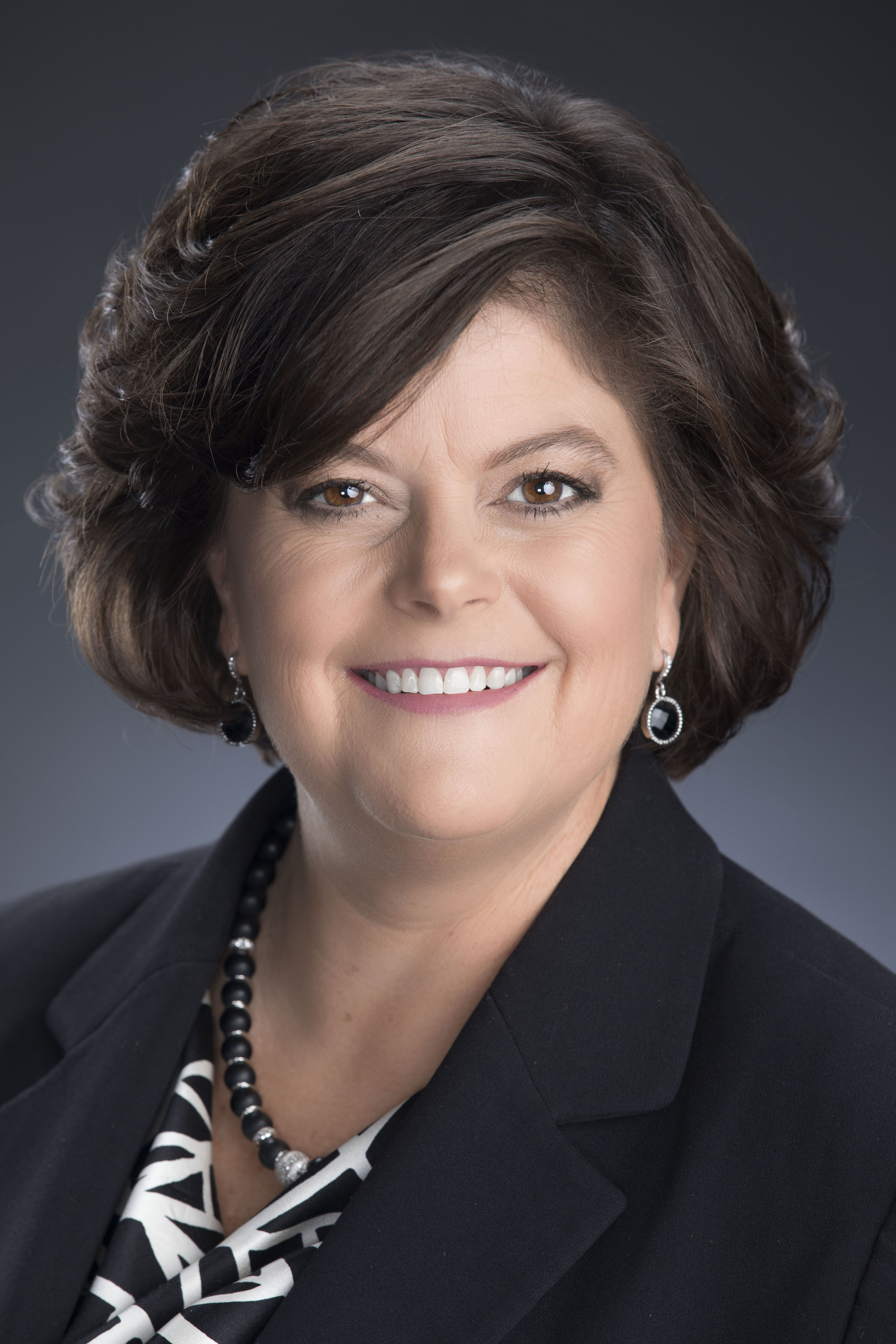 Elizabeth Fretwell profile headshot