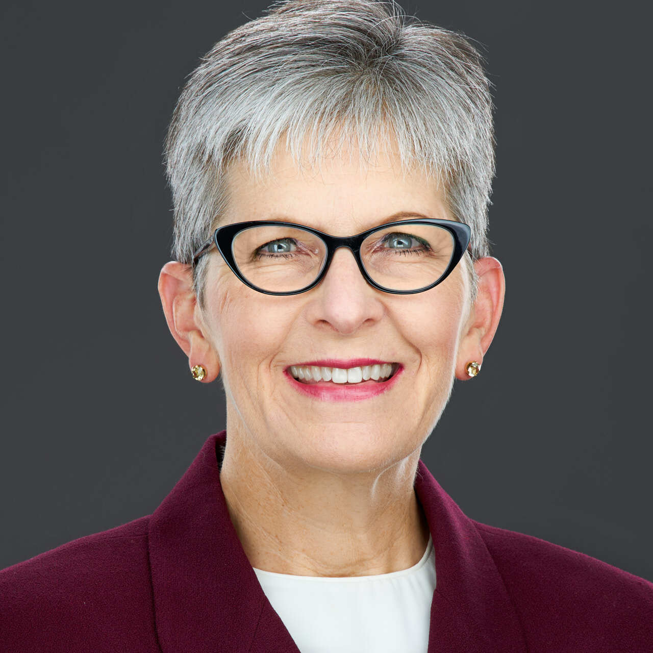 Teresa Gerton profile headshot