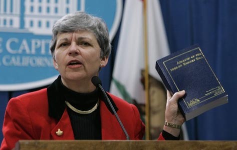 Elizabeth Hill profile headshot