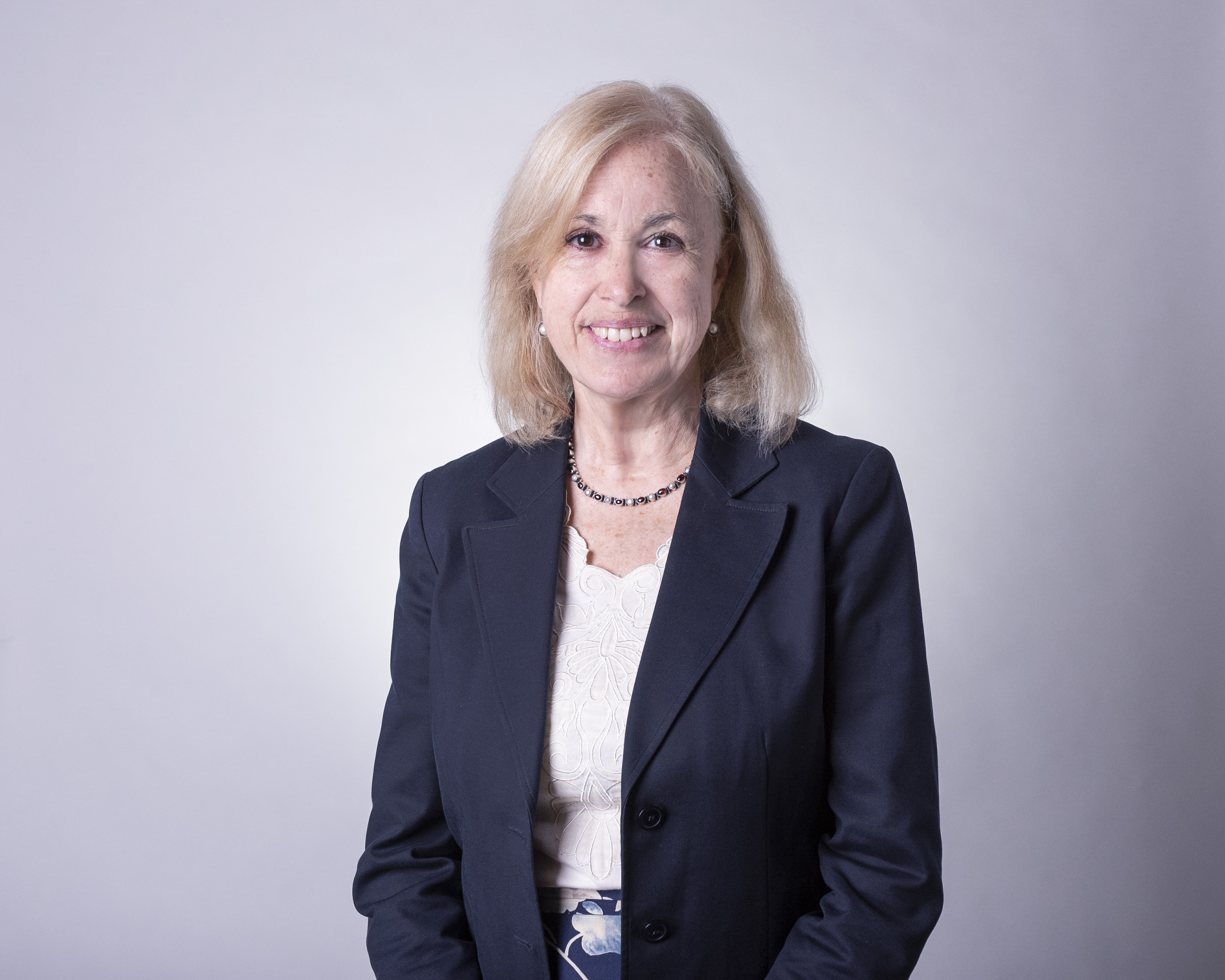 Lisa Blomgren Amsler profile headshot