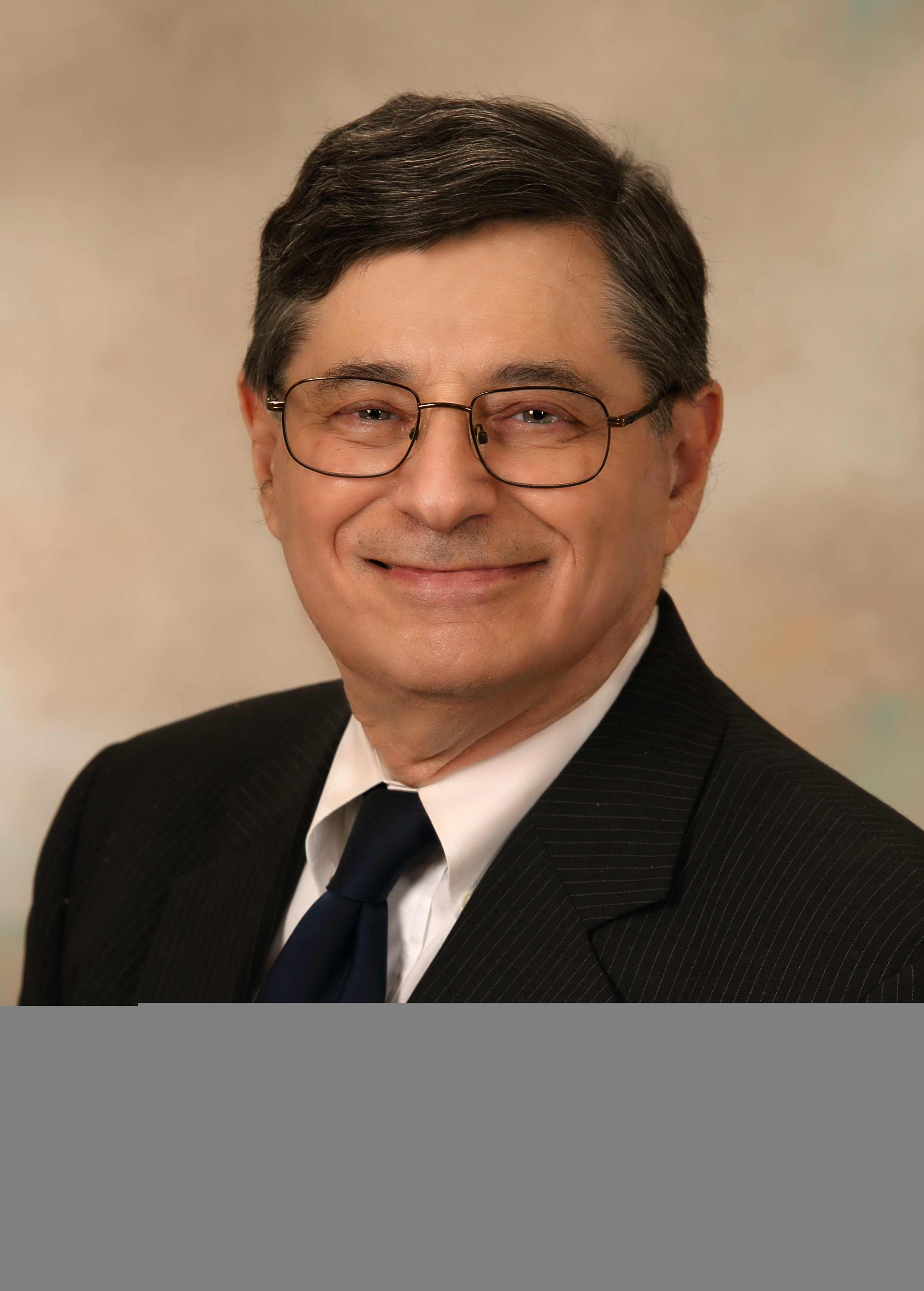 Robert Strauss profile headshot