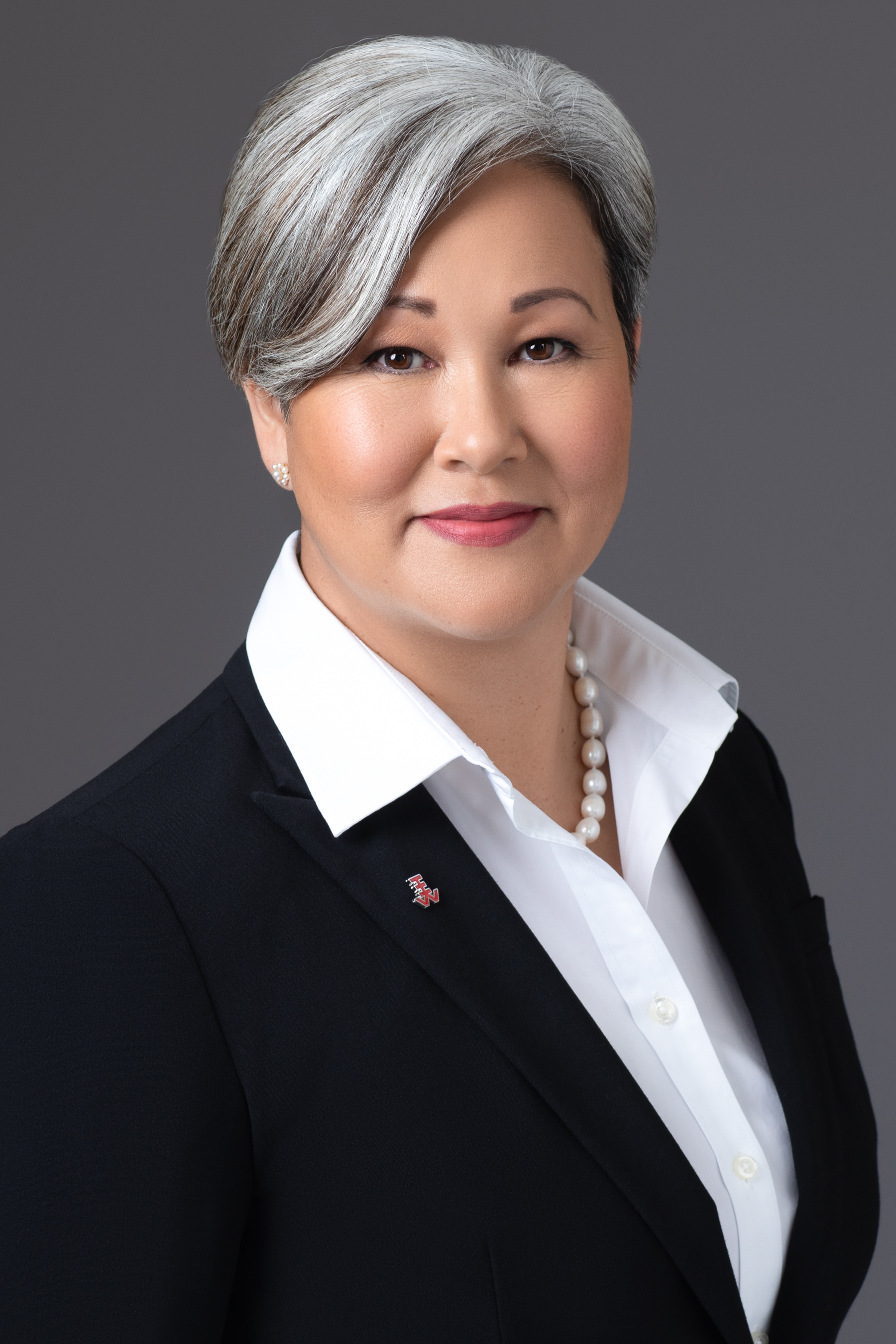 Suzanne Vares-Lum profile headshot